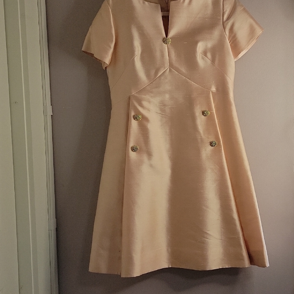 Vintage Jackie O Vibe 1950s Elegant Peach Short Sleeve Dress